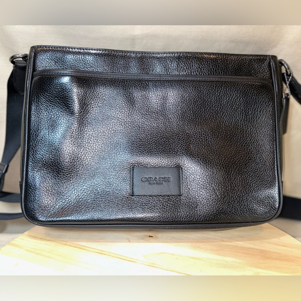 Coach Black Pebbled Leather Messenger/Computer Bag CY825